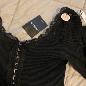 black long sleeve ribbed crop top